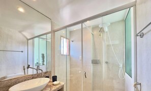 Apartamento básico | Banheiro