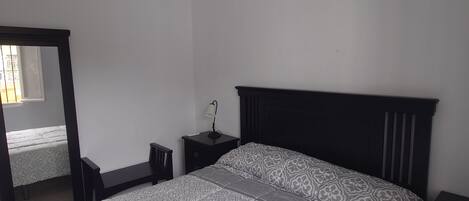 3 Schlafzimmer, Bügeleisen/Bügelbrett, Internetzugang, Bettwäsche