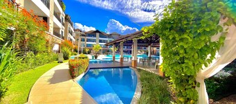 Condominio Mediterranee Residence por Be My Guest