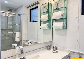 Basic Apartment | Bathroom - Hotel na Beira Mar de Fortaleza (Fortaleza)