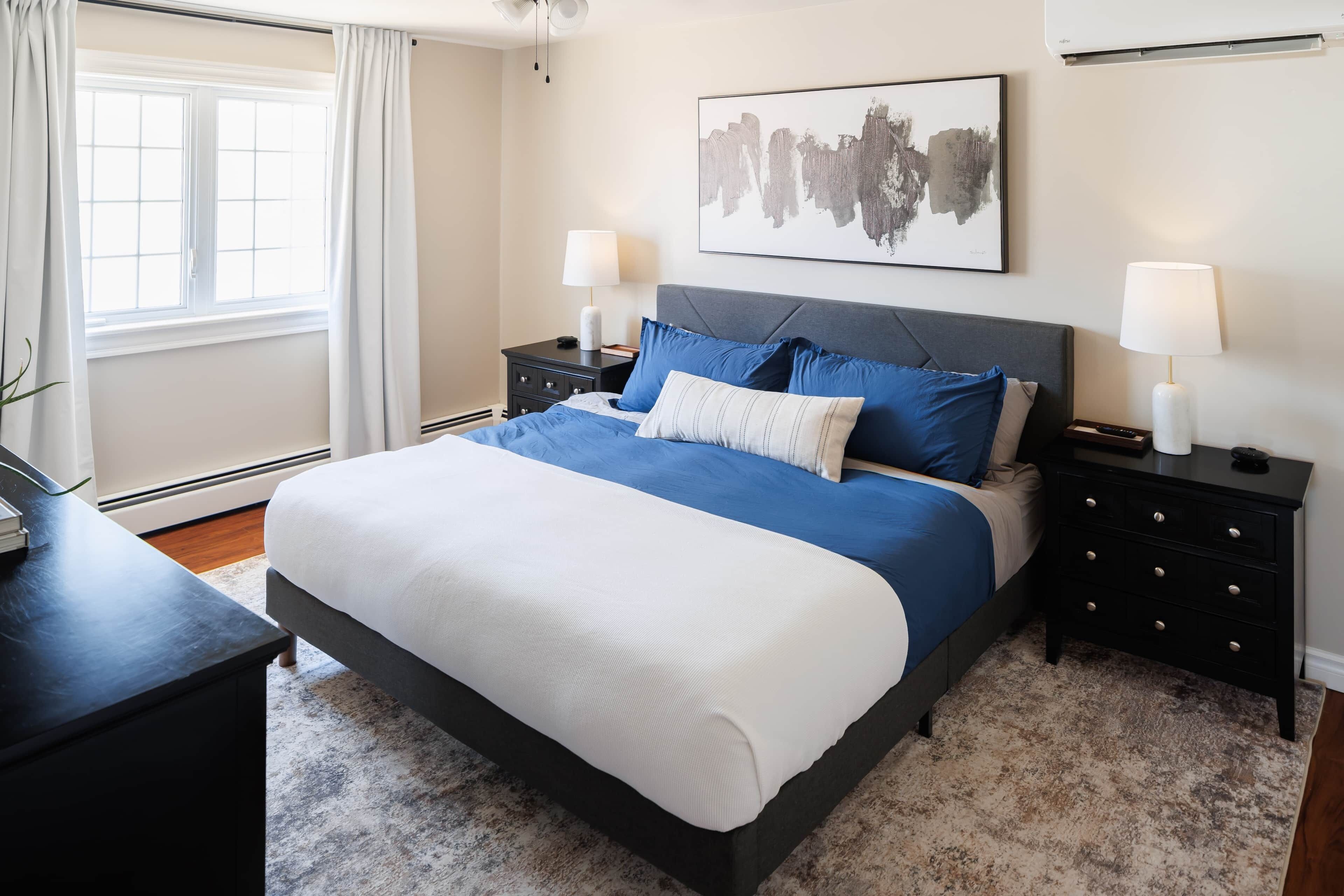 4 bedrooms, iron/ironing board, WiFi, bed sheets