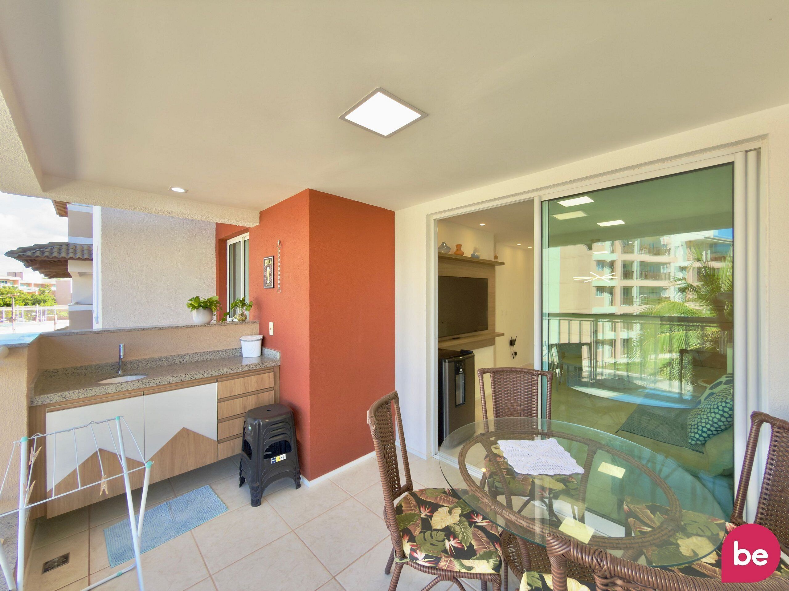 Apartamento conforto | Opções para refeição ao ar livre