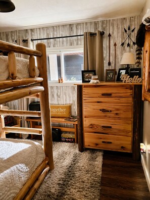 7 bedrooms, desk, iron/ironing board, free WiFi