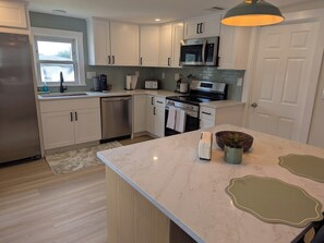 Private kitchen - Modern Comfort. Enjoy this centrally located and stylish apartment! (Marlborough)