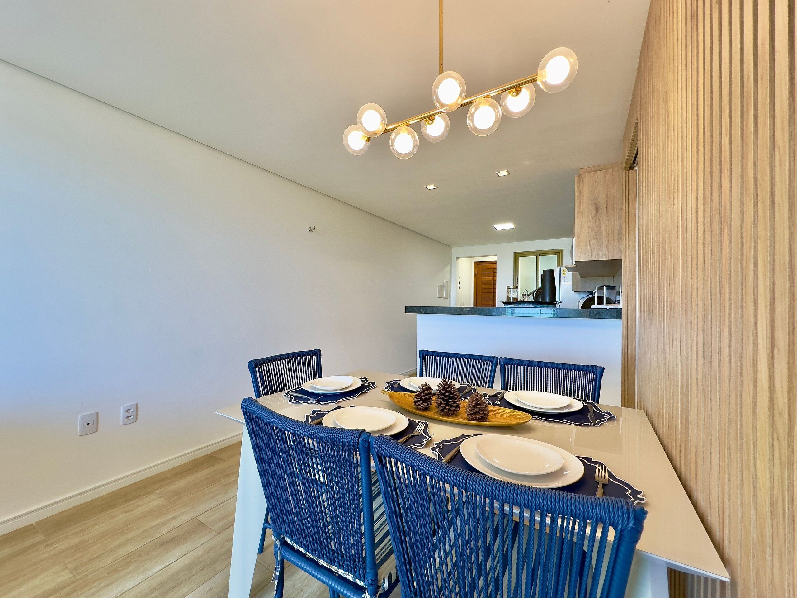 Comfort Apartment | Dining