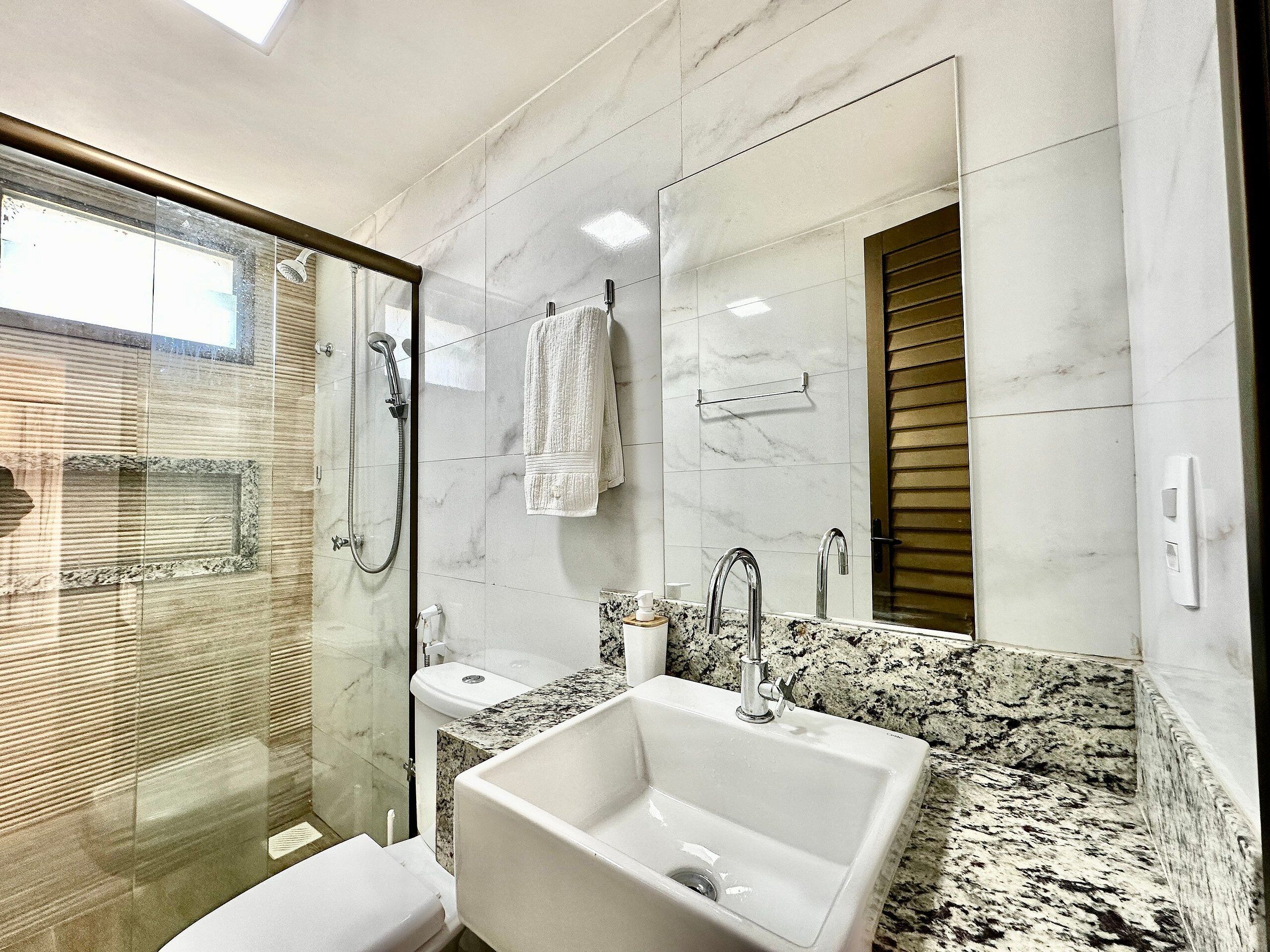 Comfort Apartment | Bathroom