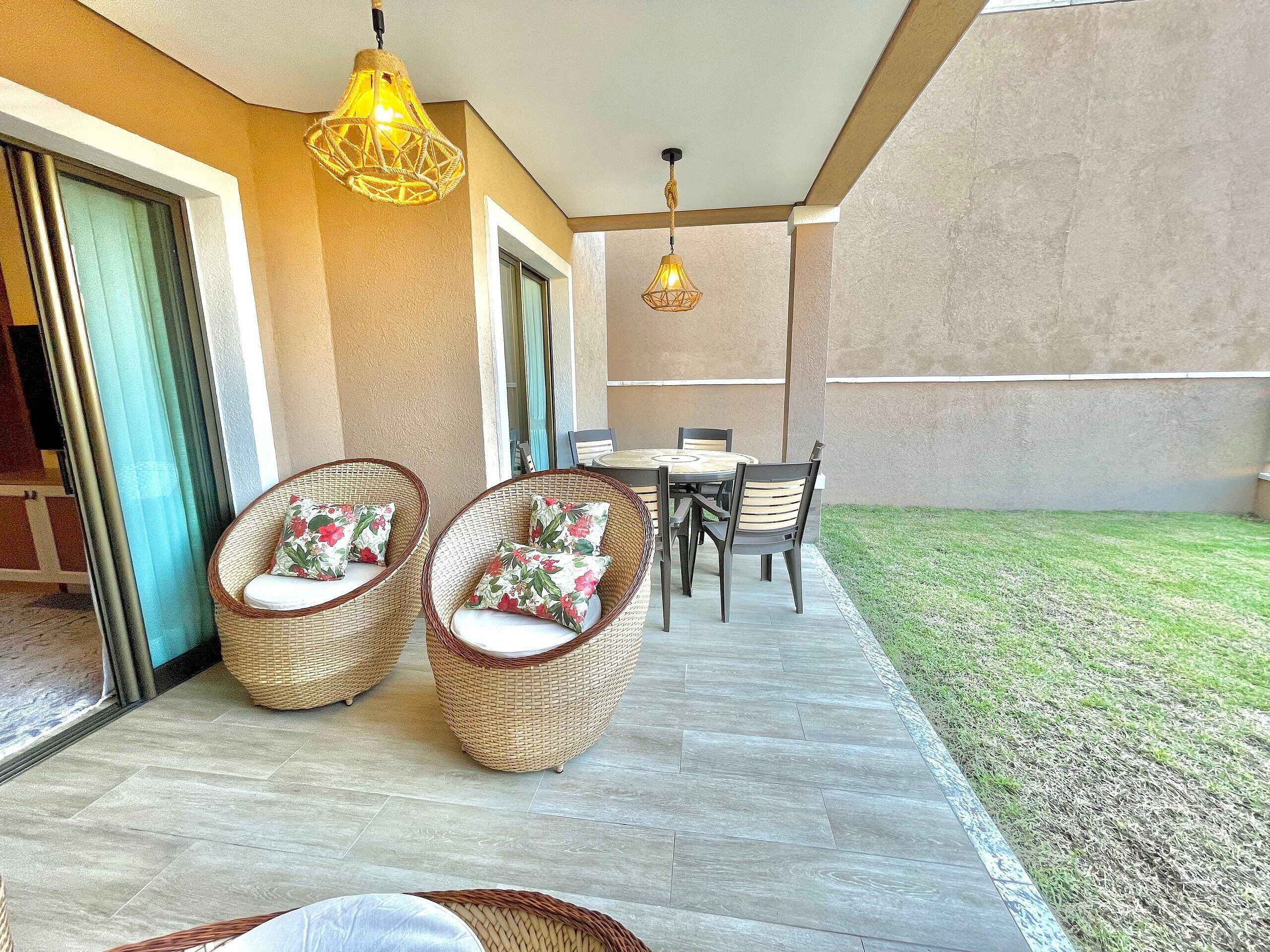 Basic Apartment | Outdoor dining