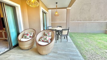 Basic Apartment | Outdoor dining