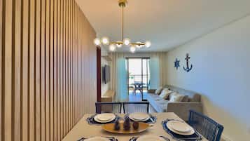 Comfort Apartment | Dining