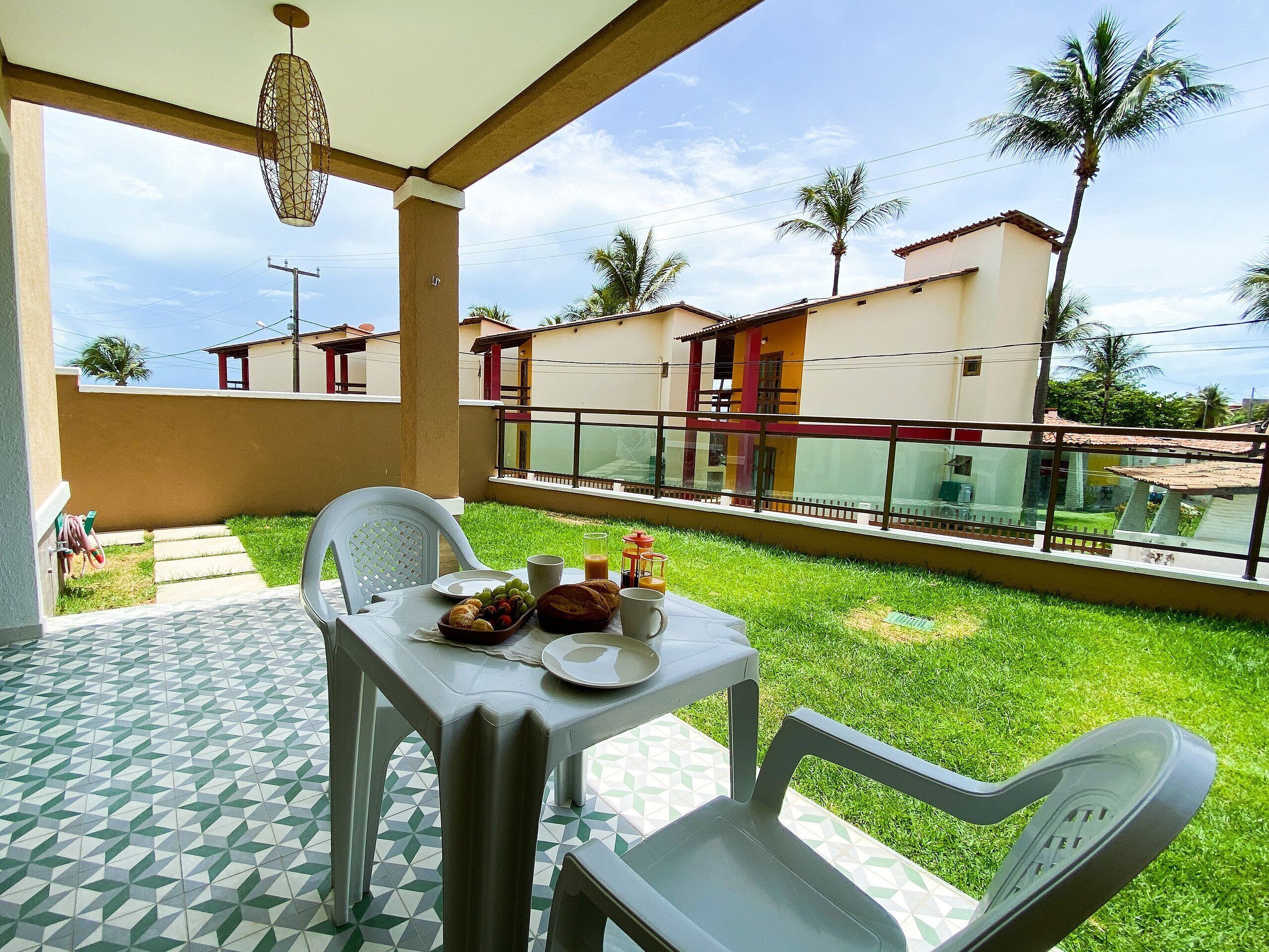 Basic Apartment | Outdoor dining