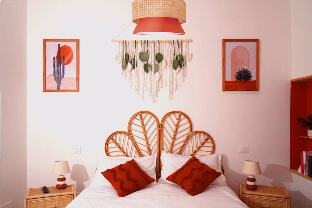 3 habitaciones, tabla de planchar con plancha, wifi y ropa de cama 