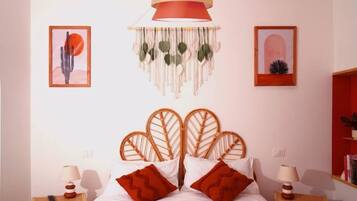3 habitaciones, tabla de planchar con plancha, wifi y ropa de cama