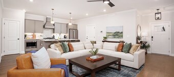 Peaceful AU Club Townhome / 3 Bed 3.5 Bath