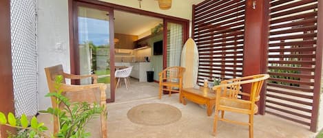 Basic Apartment | Outdoor dining