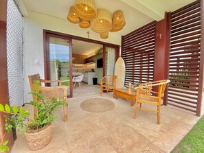 Basic Apartment | Outdoor dining