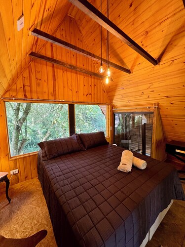 Romantic Chalet with Fireplace in Campos do Jordão