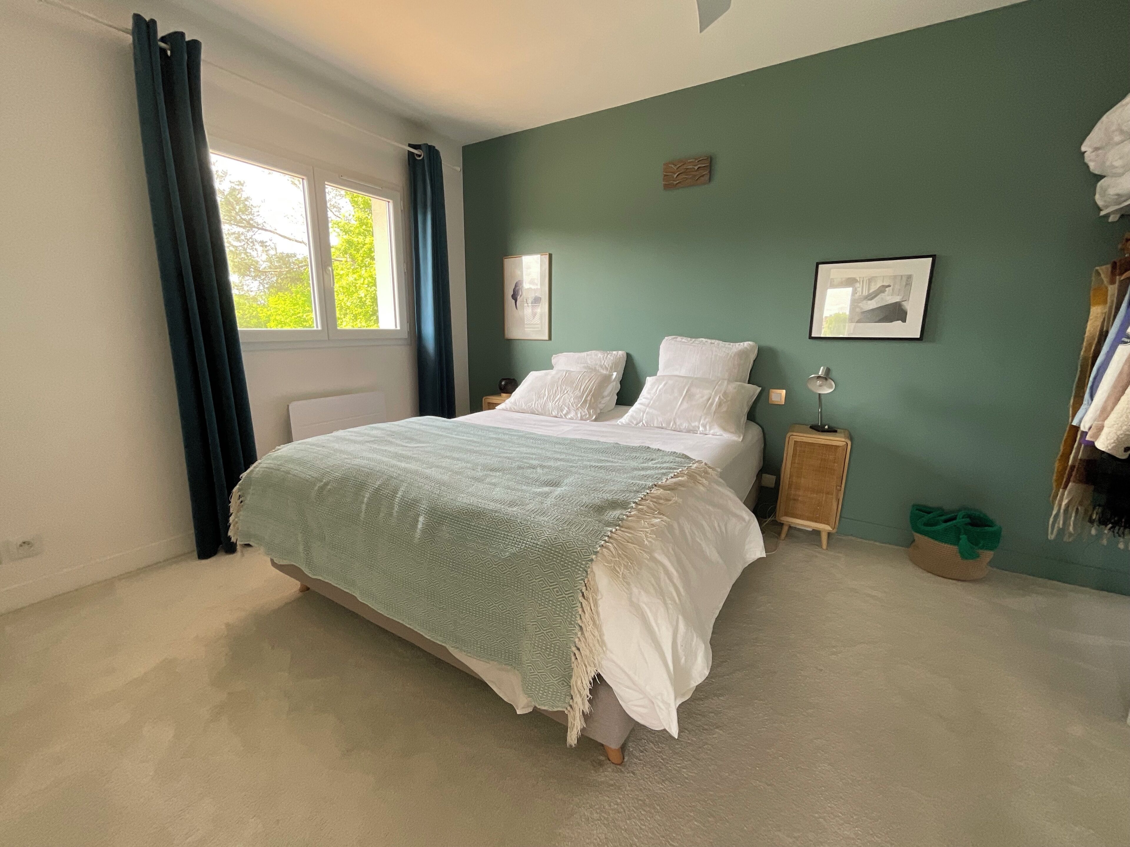 3 chambres, fer et planche à repasser, Wi-Fi, draps fournis