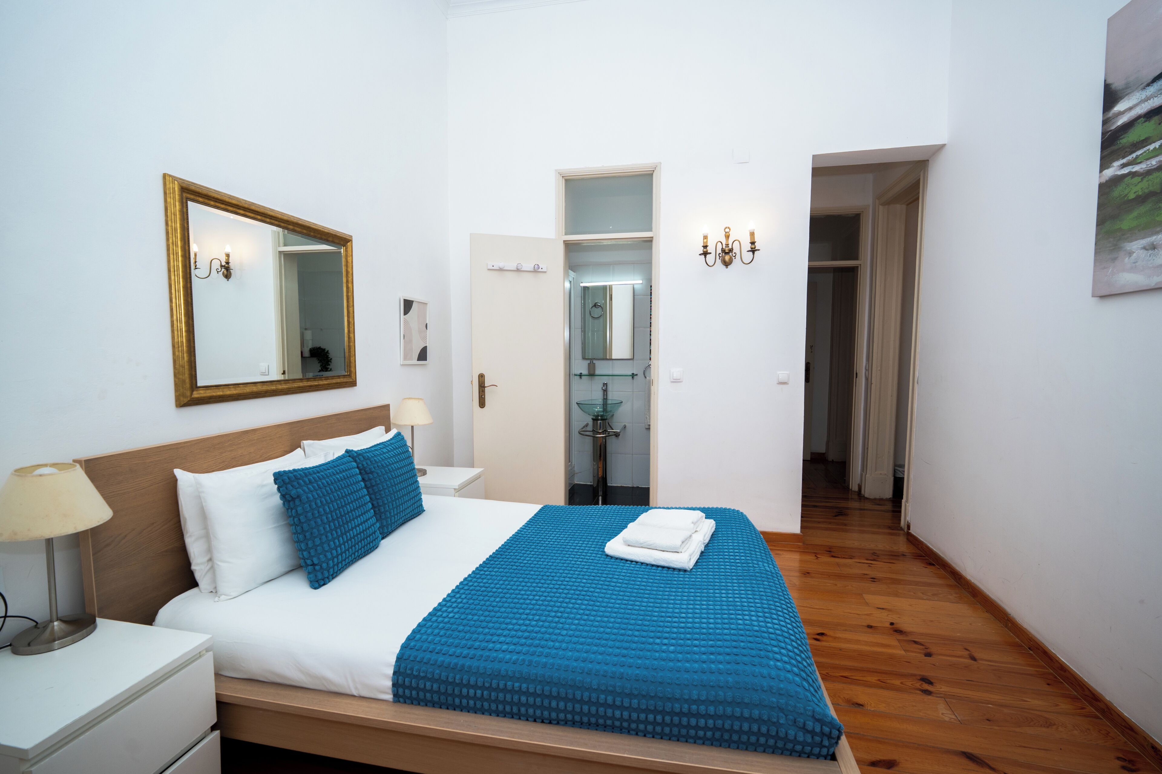 3 bedrooms, desk, iron/ironing board, free WiFi