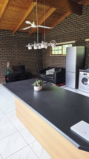 Interior - Serene 1-bedroom Apartment With Garden & Shared Pool (Johannesburg)