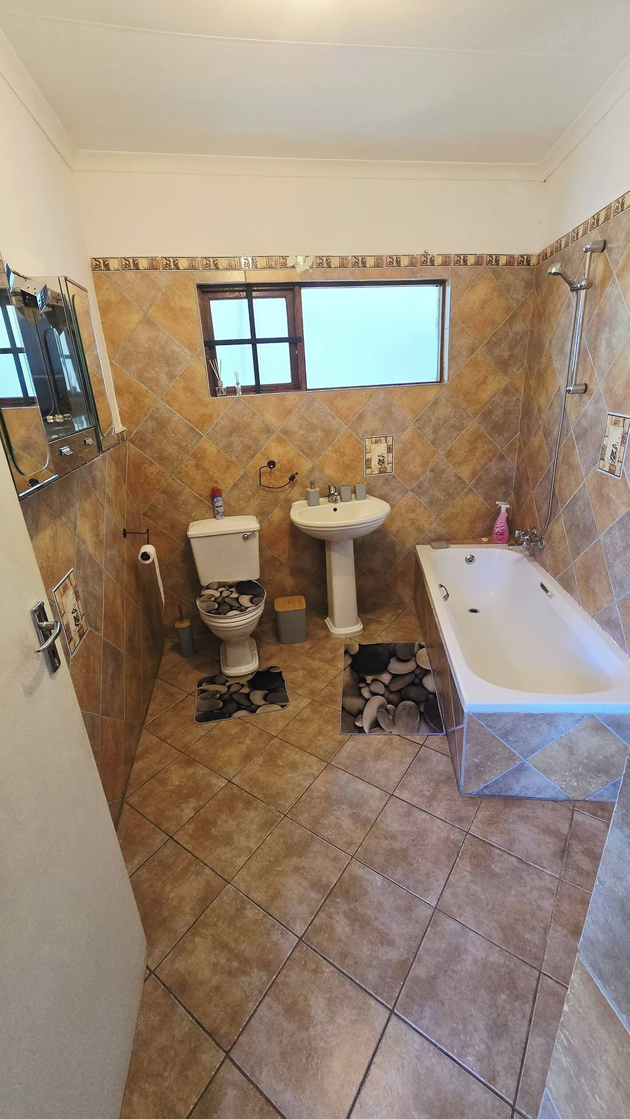 Apartment, 1 Bedroom, Accessible, Smoking | Bathroom