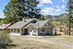 Exterior - River Cabin, Hot Tub, AC (Estes Park)