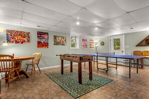 Games room - Treetop Escape   Mountain Views - Private Retreat (Lake Lure)