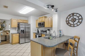 Micro-ondas, fogão, cooktop, lava-louças