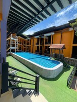 Kolam renang terbuka 