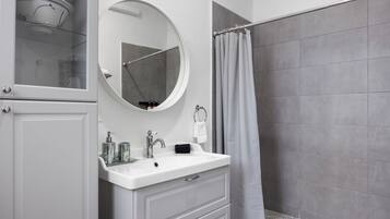 Shower, towels, soap, shampoo