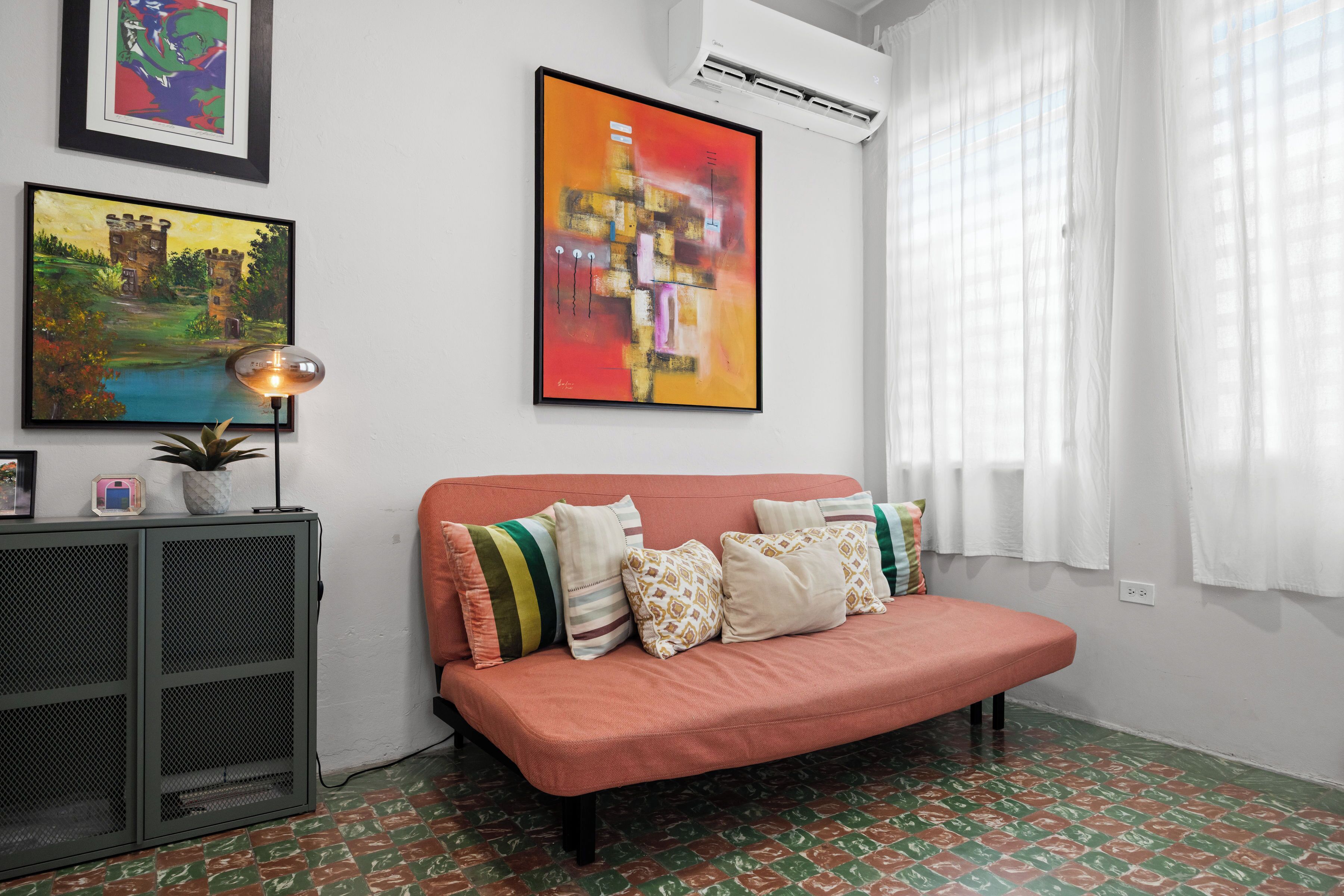 Apartment, Terrace | Living area | 32-inch flat-screen TV with cable channels