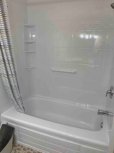 Entire 2 Bedroom unit-Central location