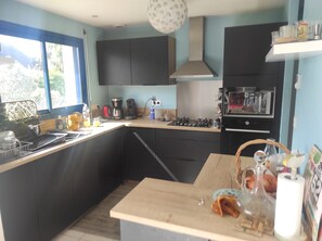 Private kitchen - House just a stone's throw from the beach (Guidel)