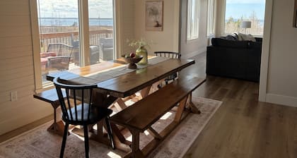 Spacious 6 BR Water view home - Sleeps 11 - Private - Near beach