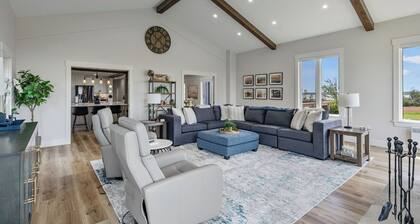 Spacious 6 BR Water view home - Sleeps 11 - Private - Near beach