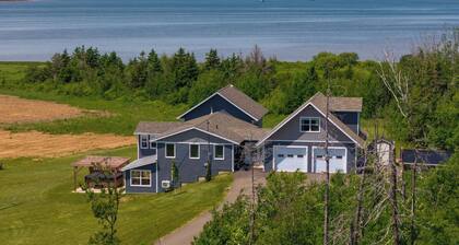 Spacious 6 BR Water view home - Sleeps 11 - Private - Near beach