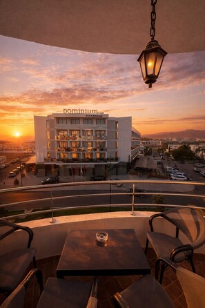 Outdoor dining - Modern apartment 2 minutes from the beach. (Agadir)