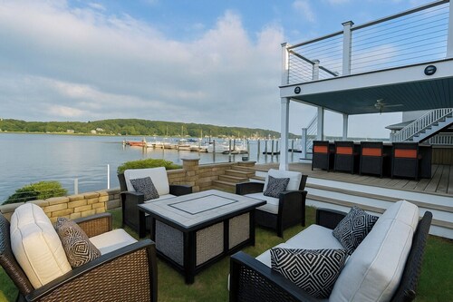 2 Waterfront Houses |Jacuzzi |Dock For Boat|Groups