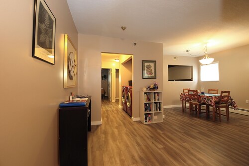 Private Two-Bedroom Apartment with 4 beds in the heart of Downtown