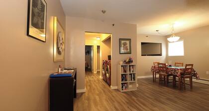 Private Two-Bedroom Apartment with 4 beds in the heart of Downtown