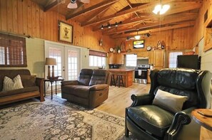 Interior - Lake Greeson Cabin •Water View, Walk to Water • Peaceful 3BR Retreat (Kirby)