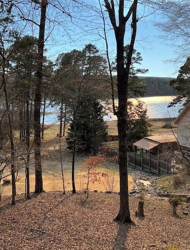 Lake Greeson Cabin •Water View, Walk to Water • Peaceful 3BR Retreat