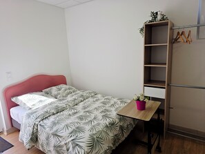 1 多间卧室、WiFi、床单