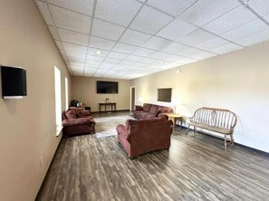 Deluxe Room, Hill View | Living area - Kiteville Phoenixville (Phoenixville)