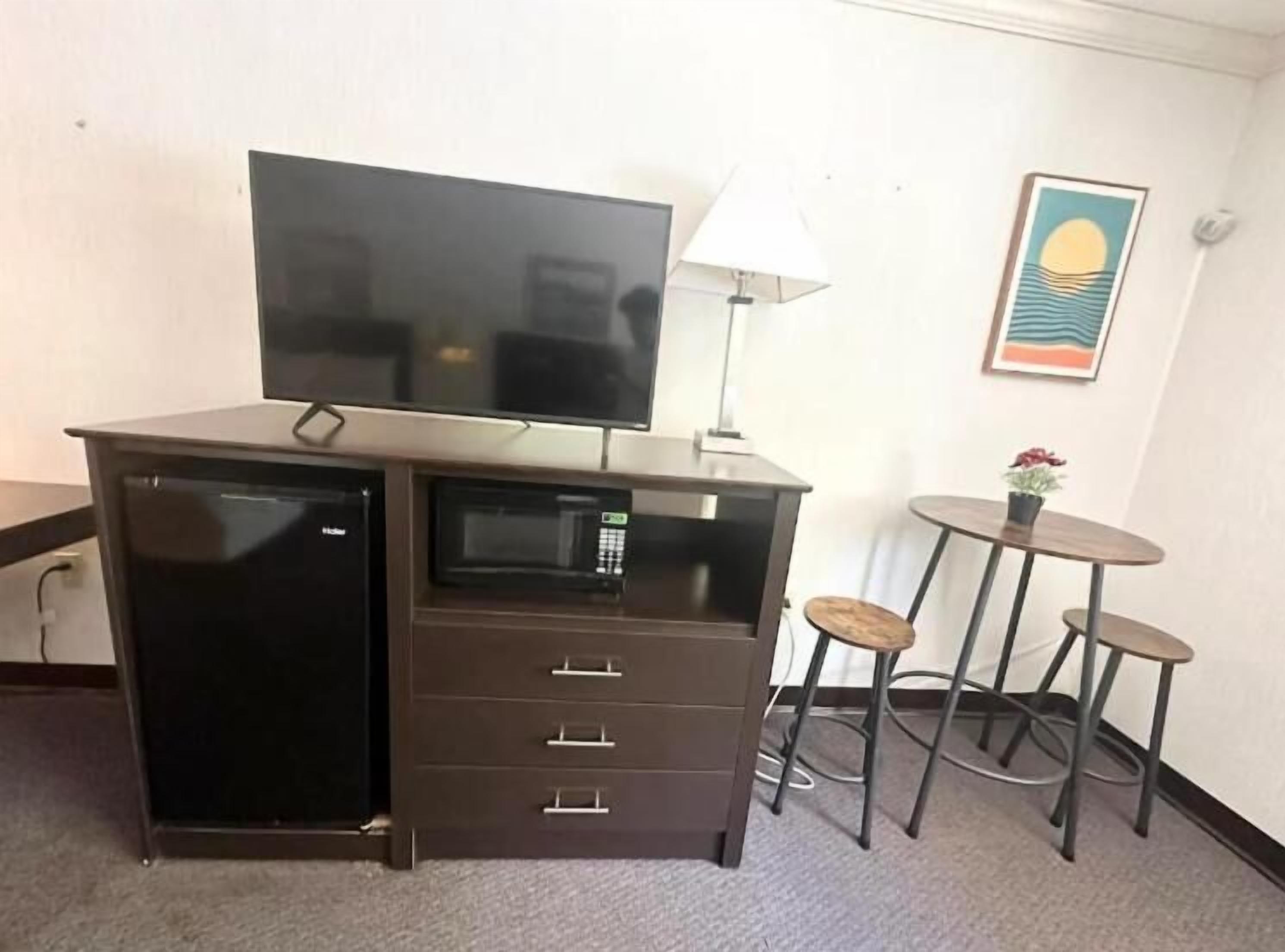 Deluxe Room, Hill View | Interior