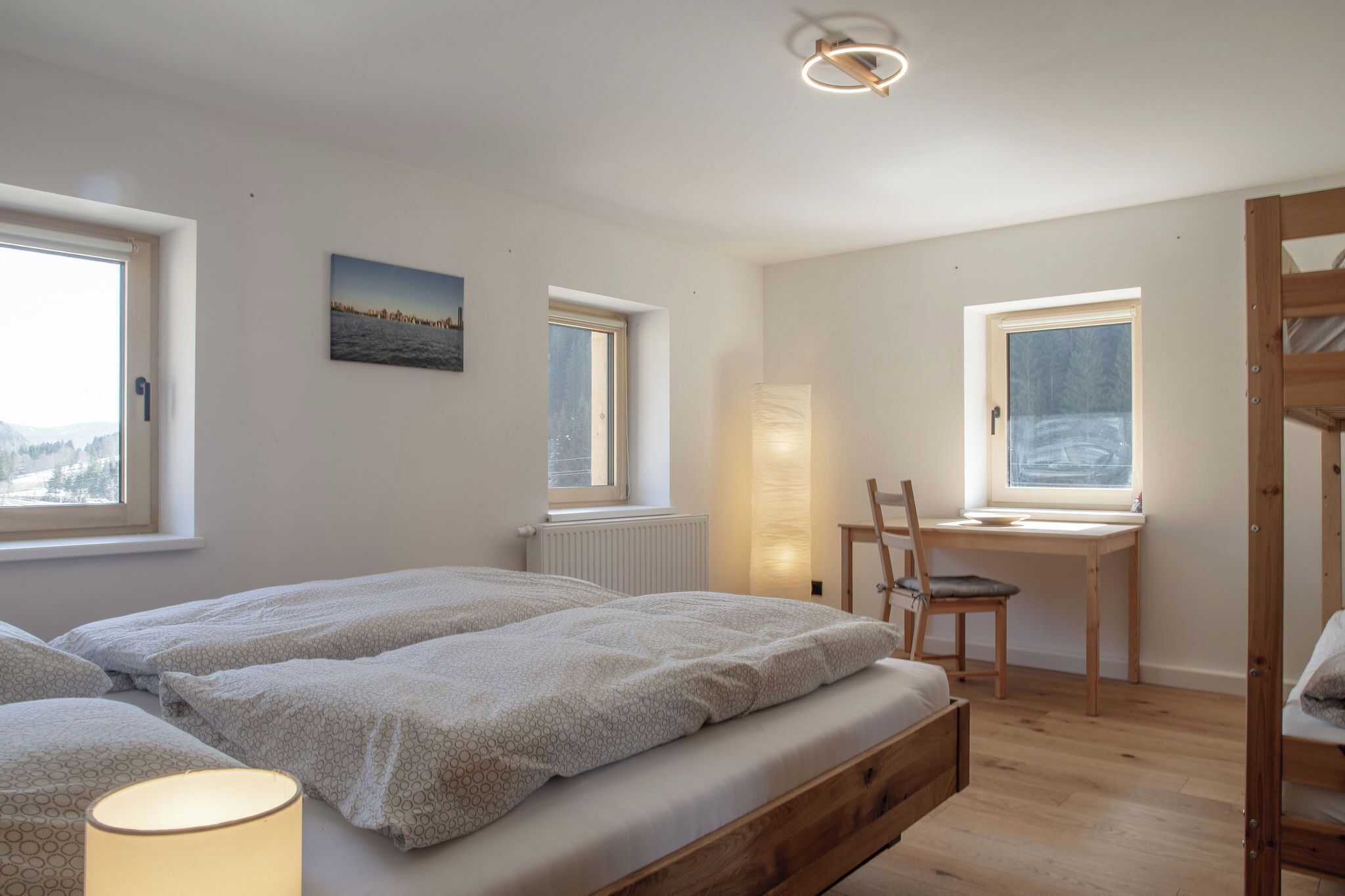 6 bedrooms, WiFi, bed sheets