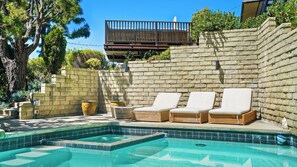 House (3 Bedrooms) | Interior - Mulholland Vista Estate by Avantstay Luxury Hillside Escape + Pool + Hot Tub + Outdoor Lounge Mulholland Drive + Near Beverly Hills + Hollywood (Los Angeles)