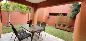 Condo, 1 Bedroom, Balcony | Outdoor dining