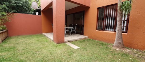 Condo, 1 Bedroom, Balcony | Outdoor dining