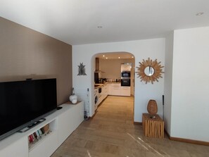 Interior - Beach house: terrace, relaxation, air conditioning, wifi (Hyères)