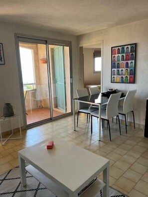 Dining - Panoramic sea view Terrace Swimming pool Air conditioning Parking (Roquebrune-sur-Argens)